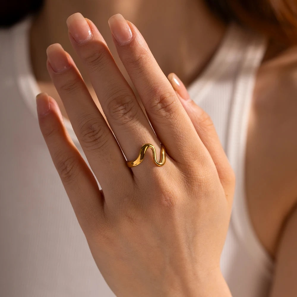 Minimalist Irregular Curve Ring 18K Gold Plated Stainless Steel